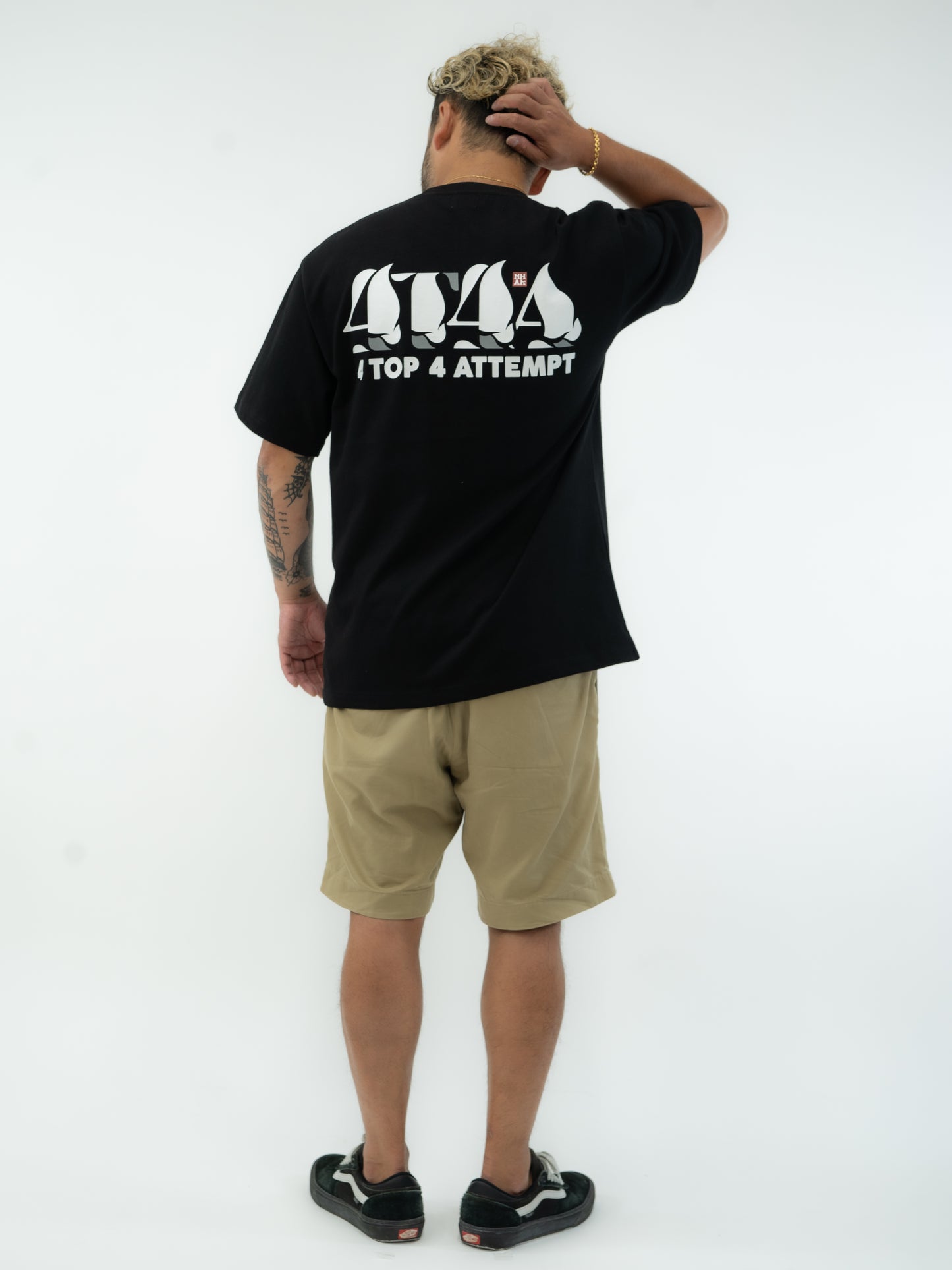 4T4A×MHAK Logo Tee / Black×White